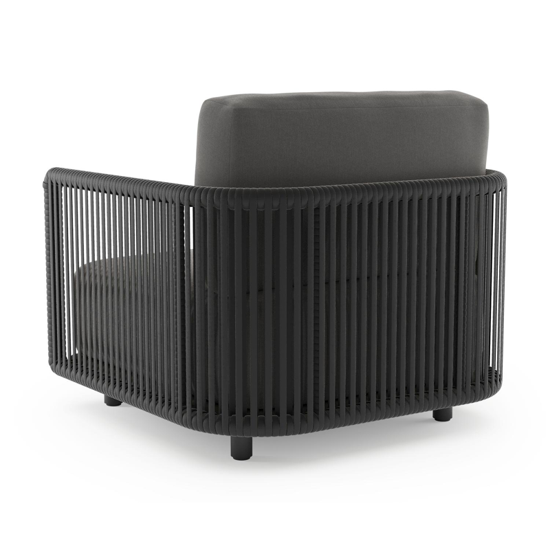 Organo loungestoel in zwart aluminium en zwart verticaal geweven luxe vlakke rope met natte charcoal chine all weather Sunbrella® luxe kussen