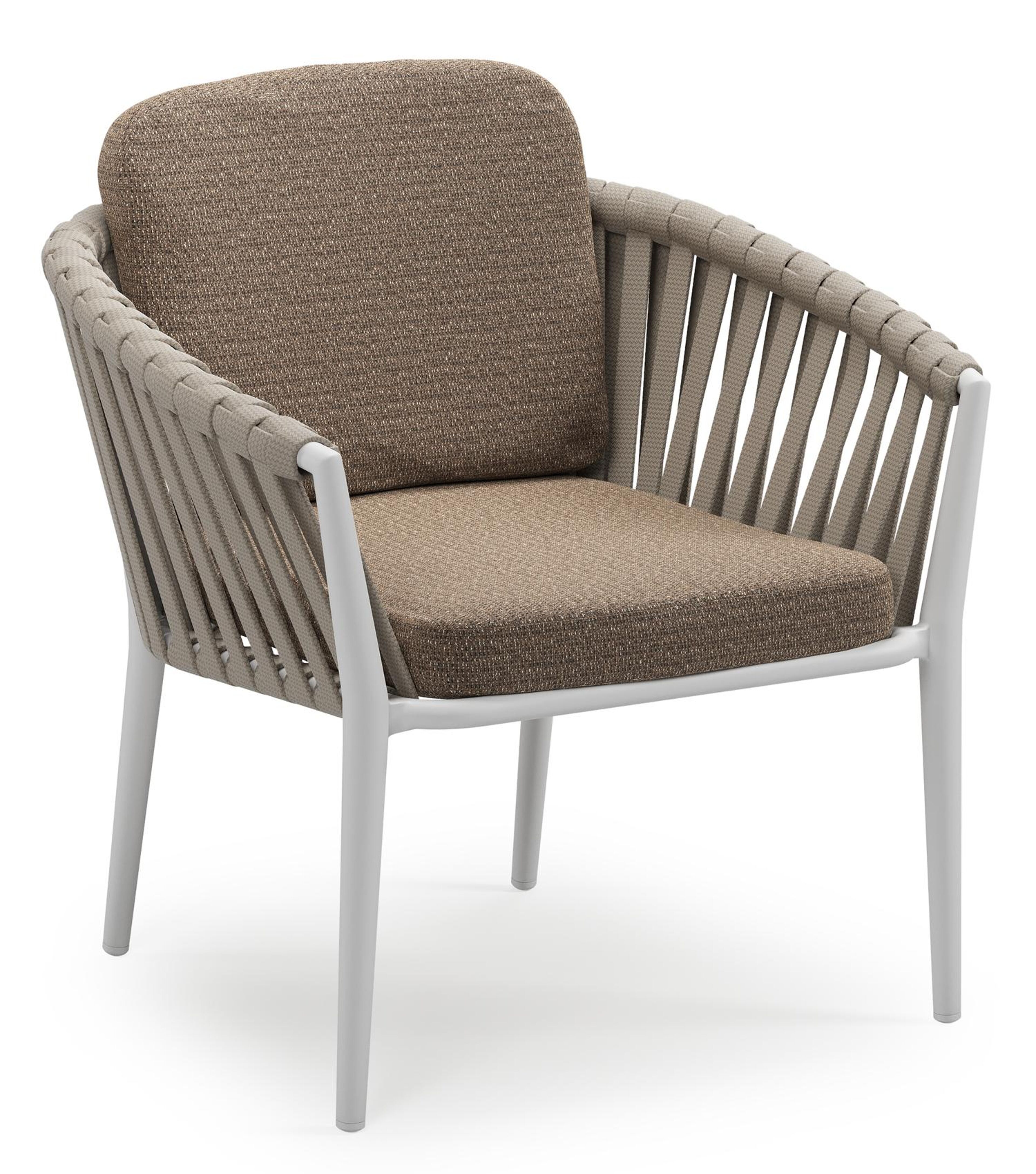 Orso low dining tuinstoel in wit aluminium en beige verticaal geweven luxe vlakke brede rope met stoelkussen in All Weather Solica Firenze Bamboe