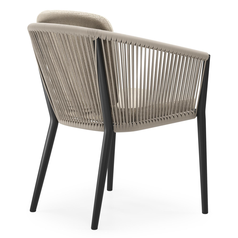 Orso tuinstoel in zwart aluminium en beige verticaal geweven ronde rope met zitkussen in All Weather Cosytica Althea Chalk