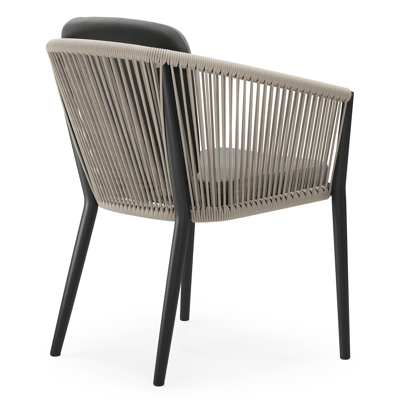 Orso tuinstoel in zwart aluminium en beige verticaal geweven ronde rope met kussen in natte charcoal chine all weather sunbrella® luxe