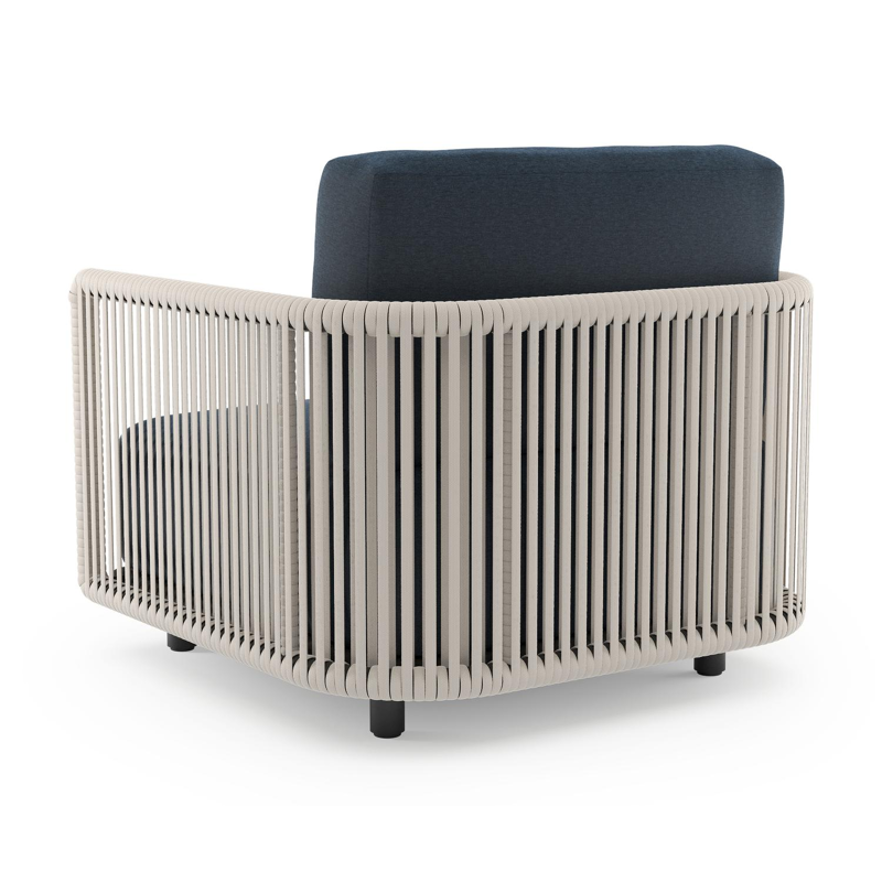 Organo loungestoel in zwart aluminium en beige verticaal geweven luxe vlakke rope met heritage indigo all weather Sunbrella® luxe kussen