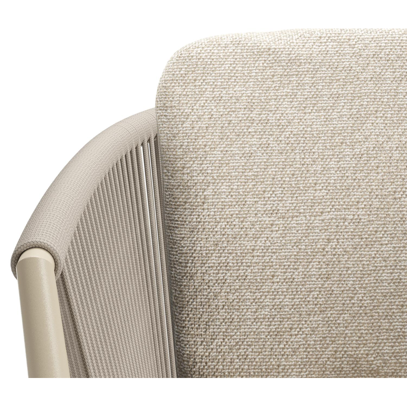 Orso tuinstoel in beige aluminium en beige verticaal geweven ronde rope met luxe zitkussen in All Weather Cosytica Marbella Ecru