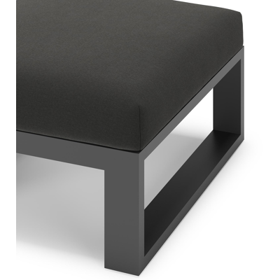 Pouf Verato en aluminium noir et coussins en all weather sunbrella® luxe natte sooty