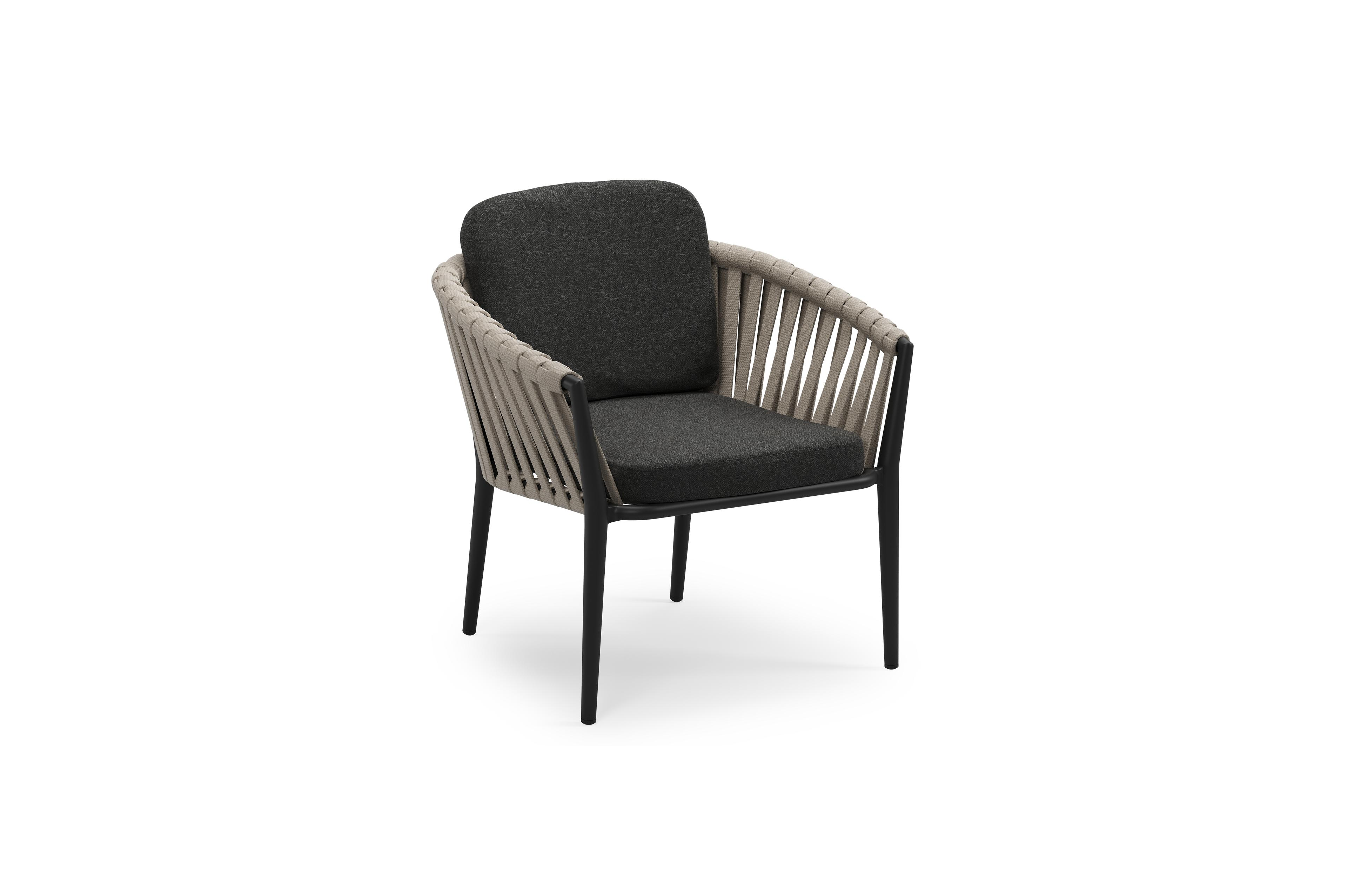 Chaise de jardin low dining Orso en aluminium noir et corde large plate de luxe tissée verticalement beige avec coussin en All Weather Sunbrella® Luxe Chartres Sooty