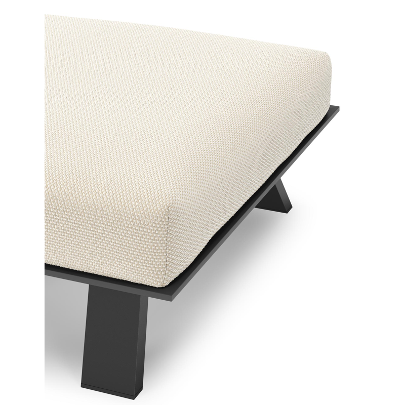 Cesano poef in zwart aluminium met althea off white all weather Cosytica kussen