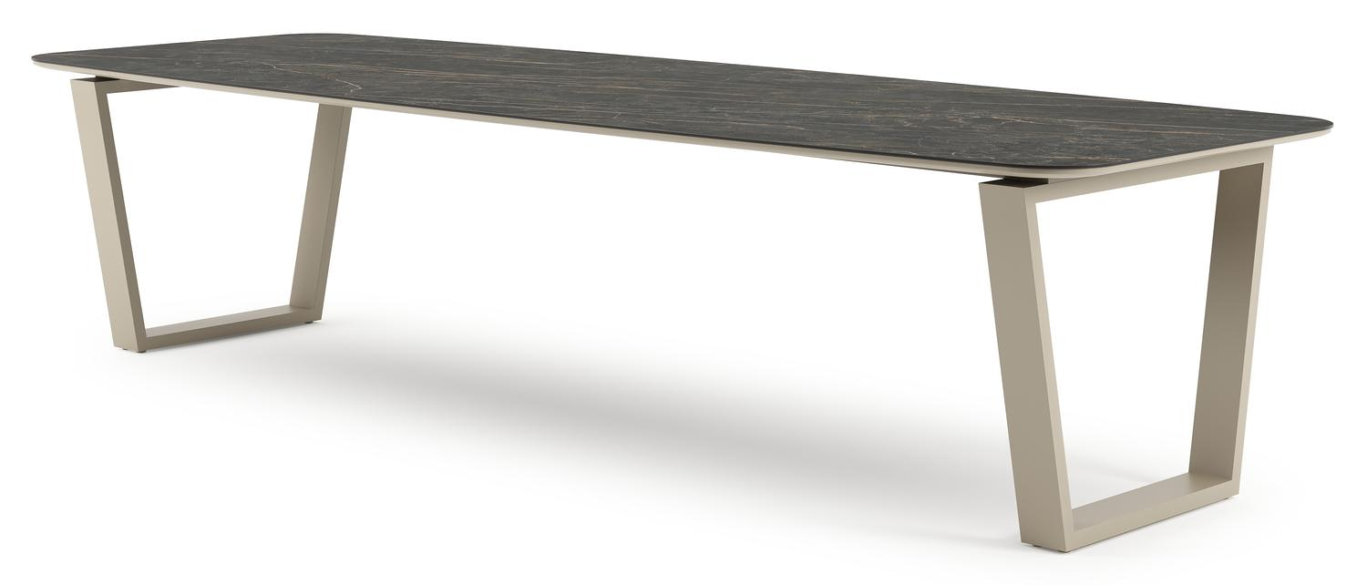 Table de jardin Pagino forme de bateau en aluminium beige et céramique pleine Black Obsession - Lg. 315 x Lrg. 115 x Haut. 73 cm