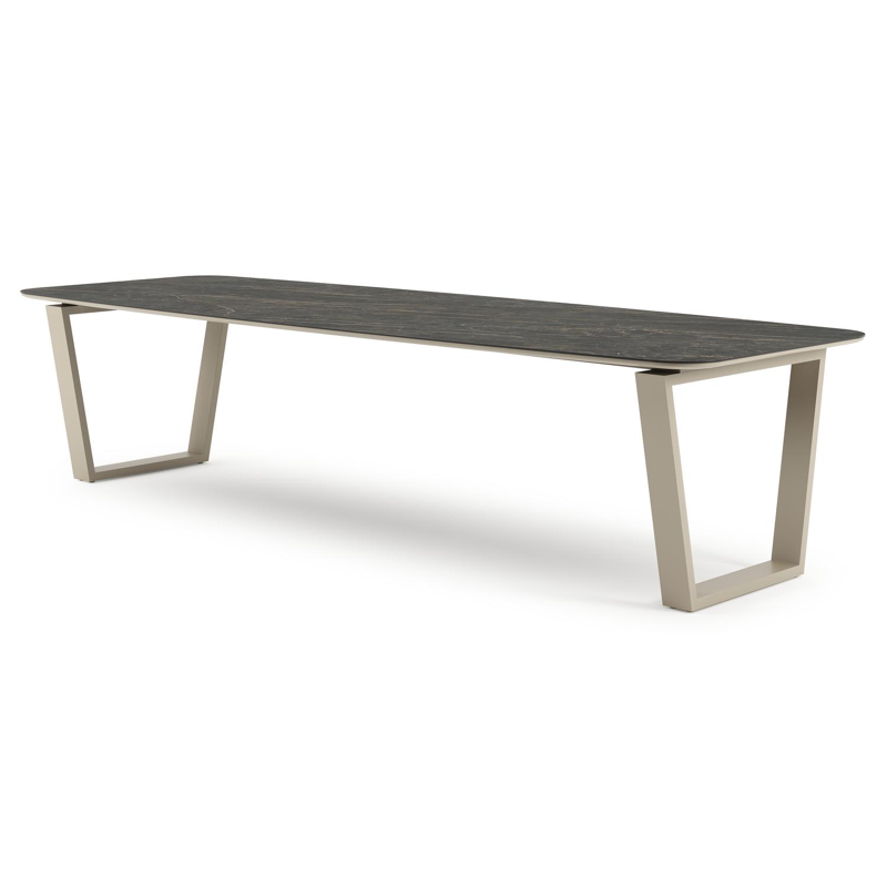 Pagino tuintafel bootvorm in beige aluminium en volkeramiek Black Obsession - L 315 x B 115 x H 73 cm