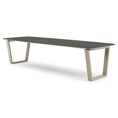 Table de jardin Pagino forme de bateau en aluminium beige et céramique pleine Black Obsession - Lg. 315 x Lrg. 115 x Haut. 73 cm