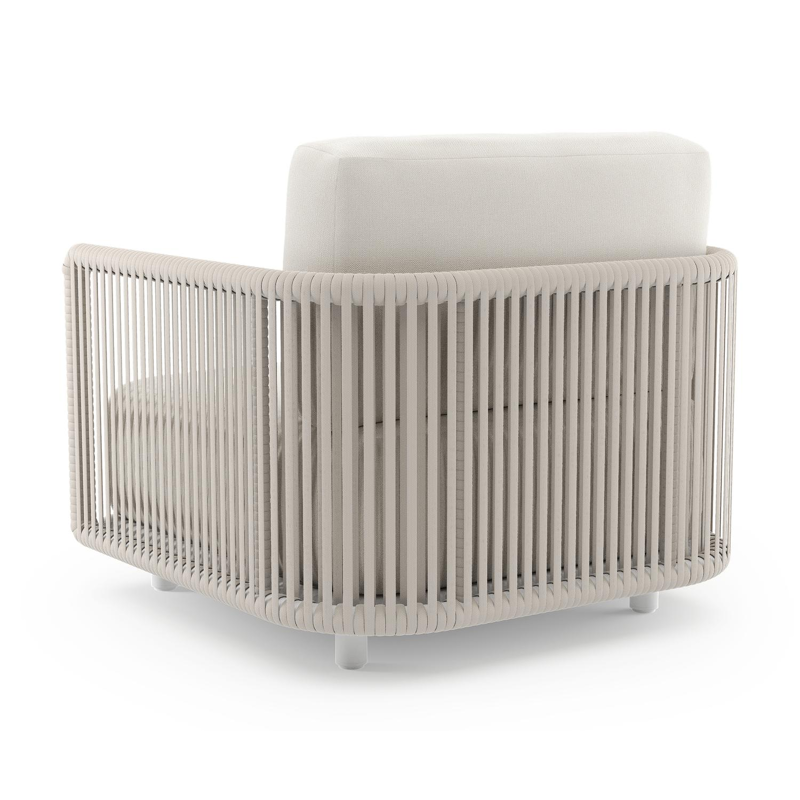Organo loungestoel in wit aluminium en beige verticaal geweven luxe vlakke rope met savane white all weather Sunbrella® luxe kussen