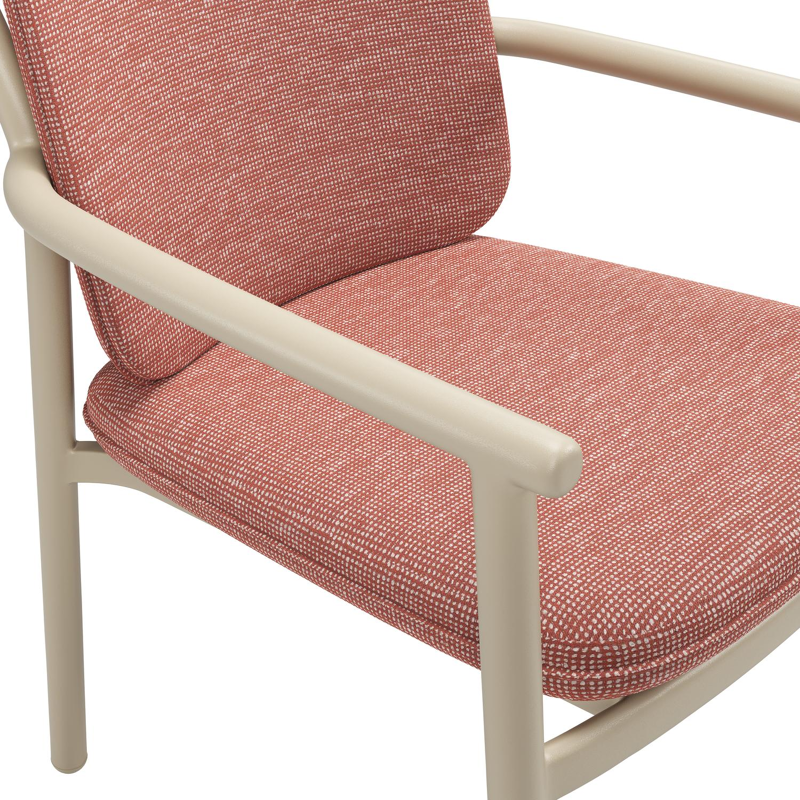 Bono stapelbare tuinstoel in beige aluminium met stoelkussen in All Weather Sunbrella® Luxe Slow Alezan