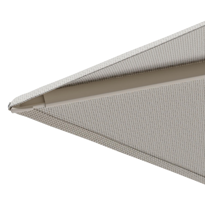 Minore zweefparasol met tiltfunctie in beige aluminium en Lopi Marble All Weather Sunbrella® Luxe parasoldoek - L1: 350 x L2: 350 cm met parasolvoet Minore 260 kg met wielen