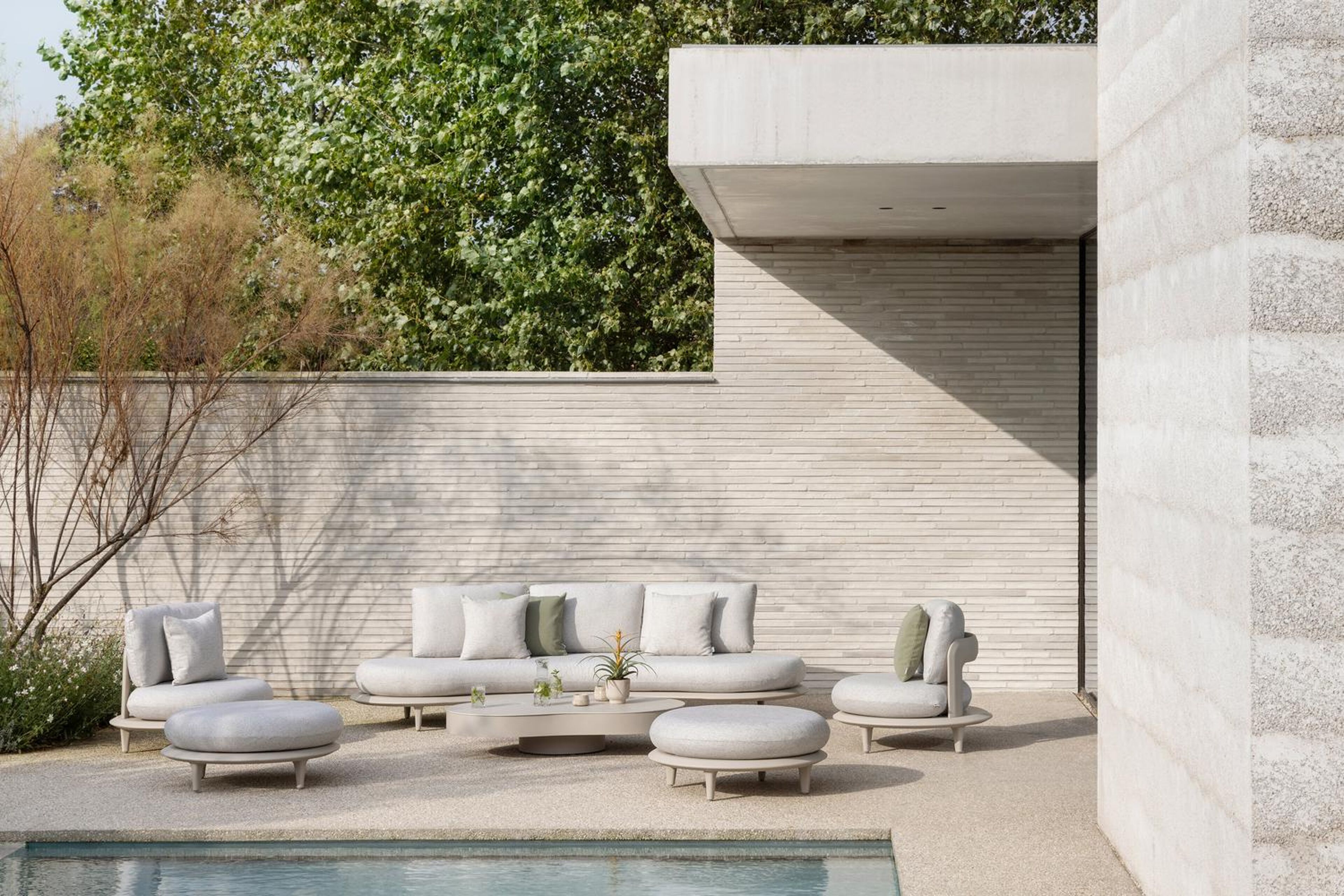 Canape de jardin Bomero en aluminium beige et coussins en all weather solica firenze natural
