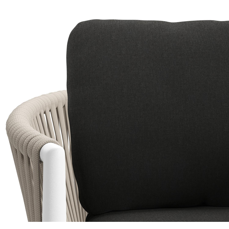 Organo tuinstoel in wit aluminium en beige verticaal geweven luxe vlakke rope met zitkussen in All Weather Sunbrella® Luxe Natte Sooty