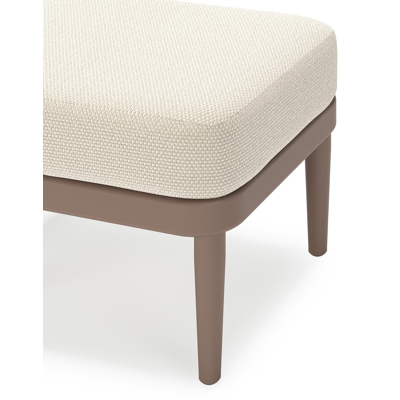 Orso poef in taupe aluminium met Althea Off White all weather cosytica kussen