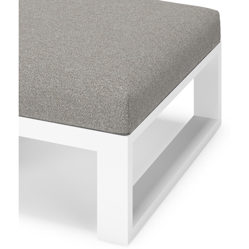 Verato poef in wit aluminium met tundra charcoal all weather sunbrella® luxe kussen