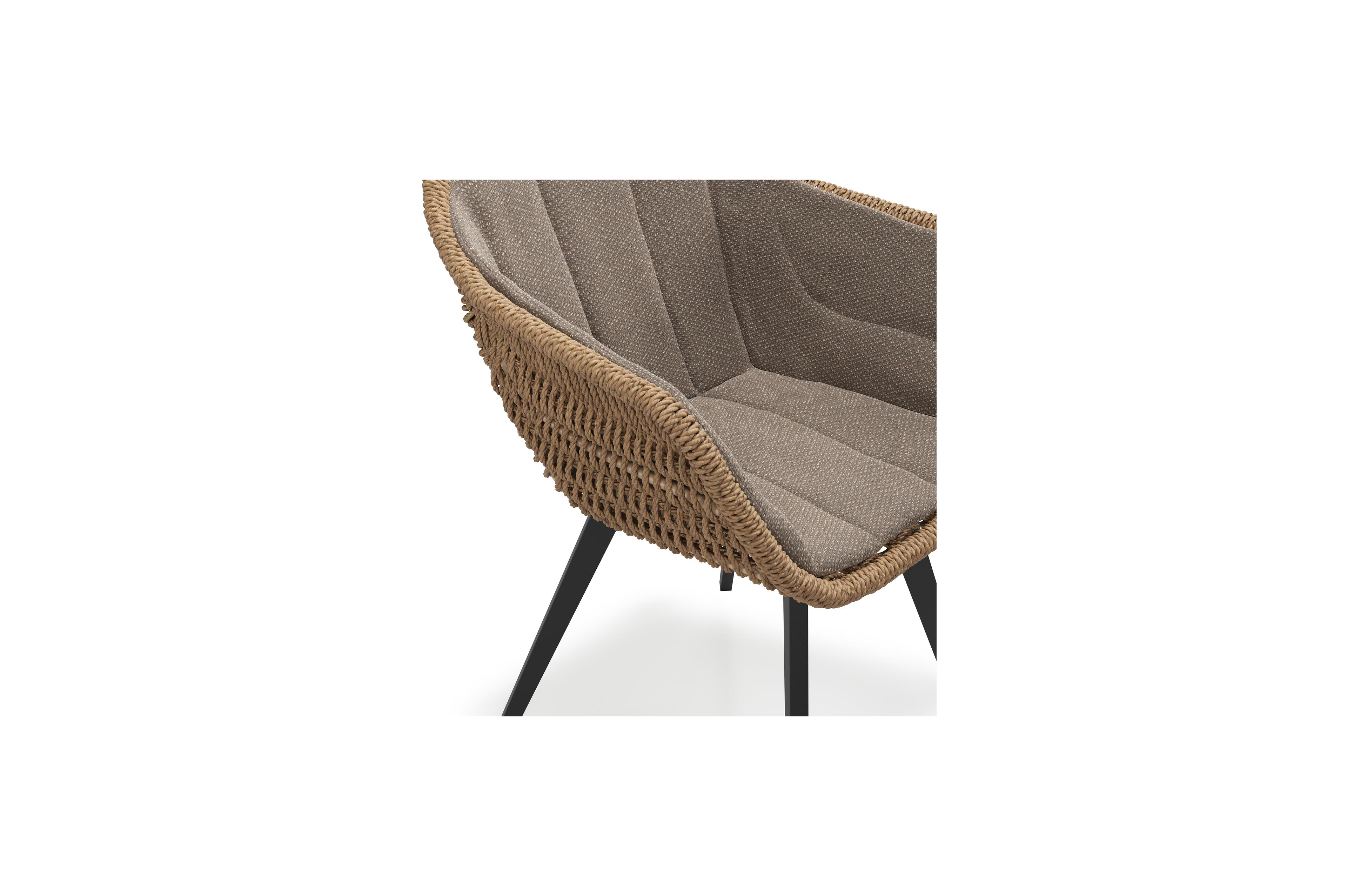 Pagino tuinstoel in zwart aluminium en zwart wicker met kussen in lopi coconut all weather sunbrella® luxe