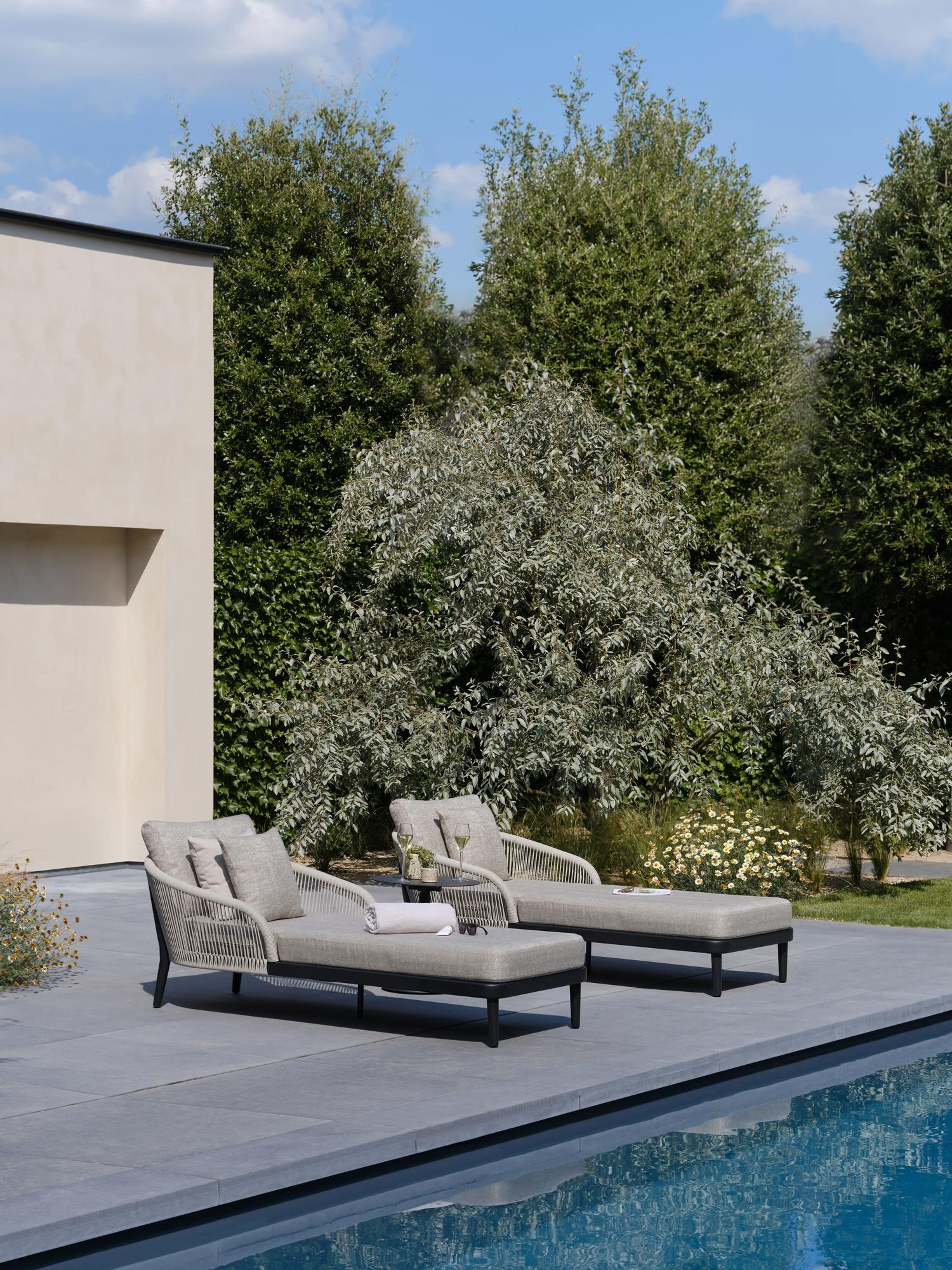 Table d'appoint Lucca en aluminium noir - Dia. 50 x H 50 cm