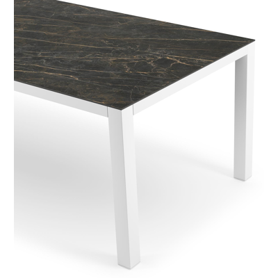Como tuintafel in wit aluminium en volkeramiek Black Obsession - L 240 x B 100 x H 75 cm