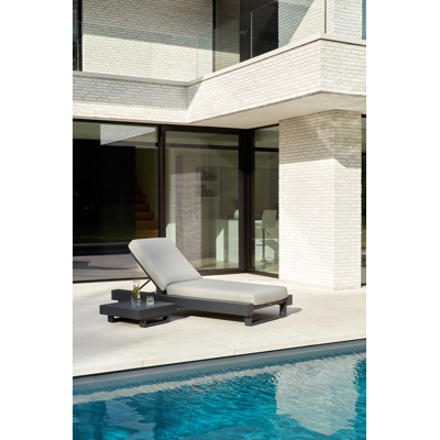 Nano bijzettafel in zwart aluminium en zwart glas - L 60 x B 60 x H 25 cm