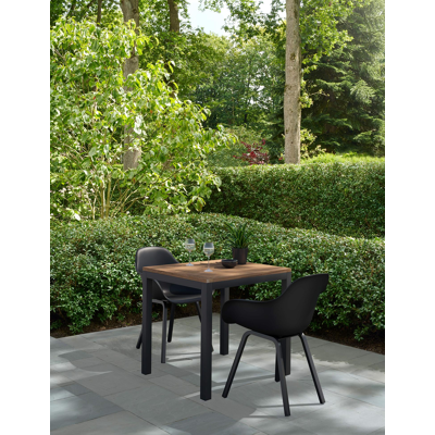 Feltro tuinset in zwart aluminium en naturel teak tafelblad met 2 Puglia tuinstoelen