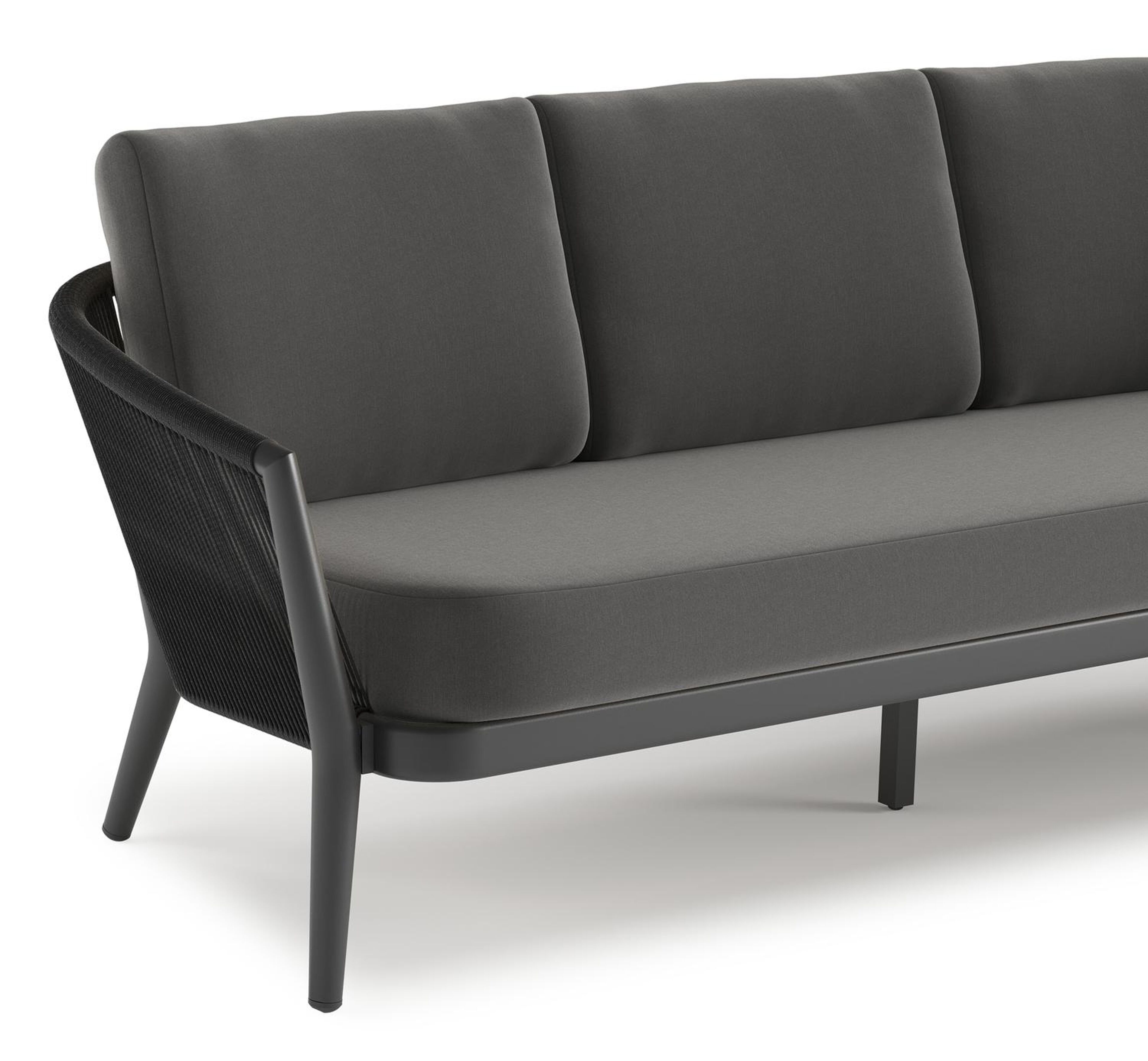 Orso loungebank in zwart aluminium en zwart verticaal geweven ronde rope met Natte Charcoal Chine all weather sunbrella® luxe kussen