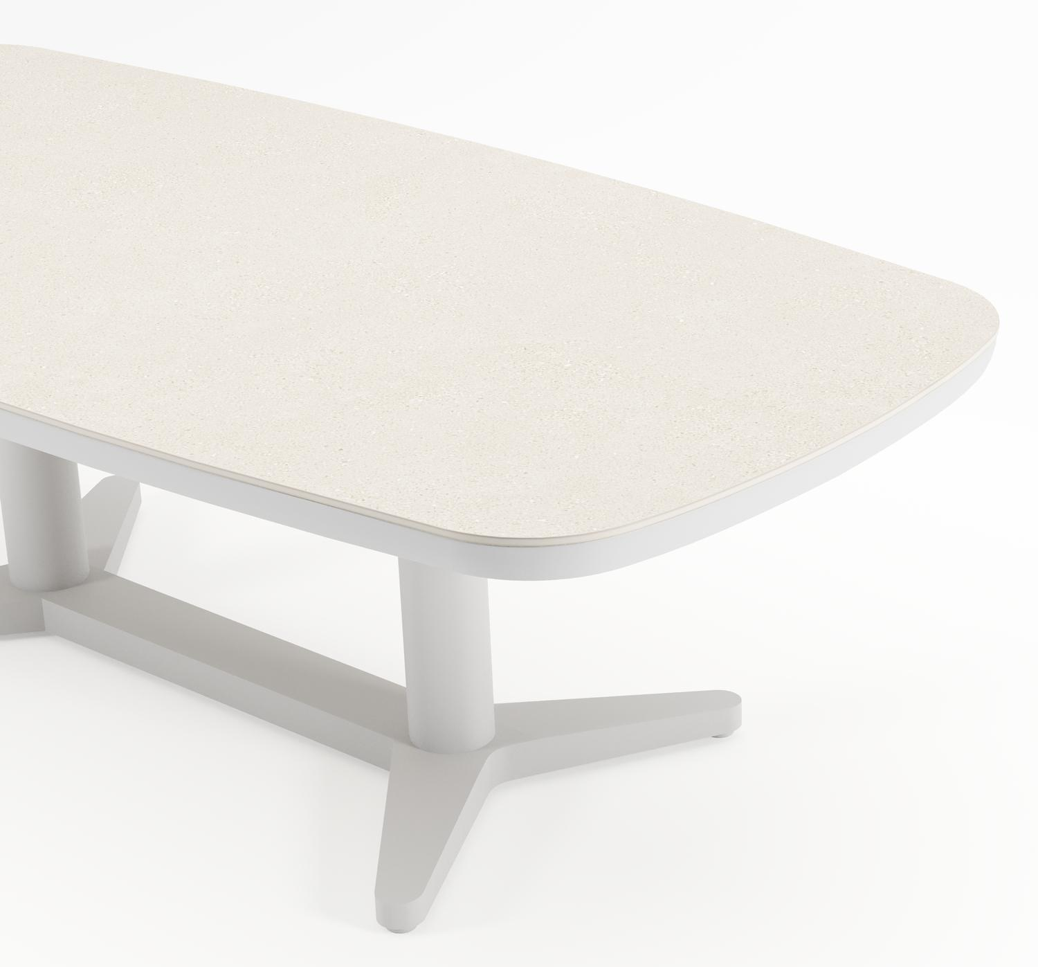 Tarsia tuinset bootvorm in wit aluminium en sintered stone Crema minerale met 6 Matera tuinstoelen