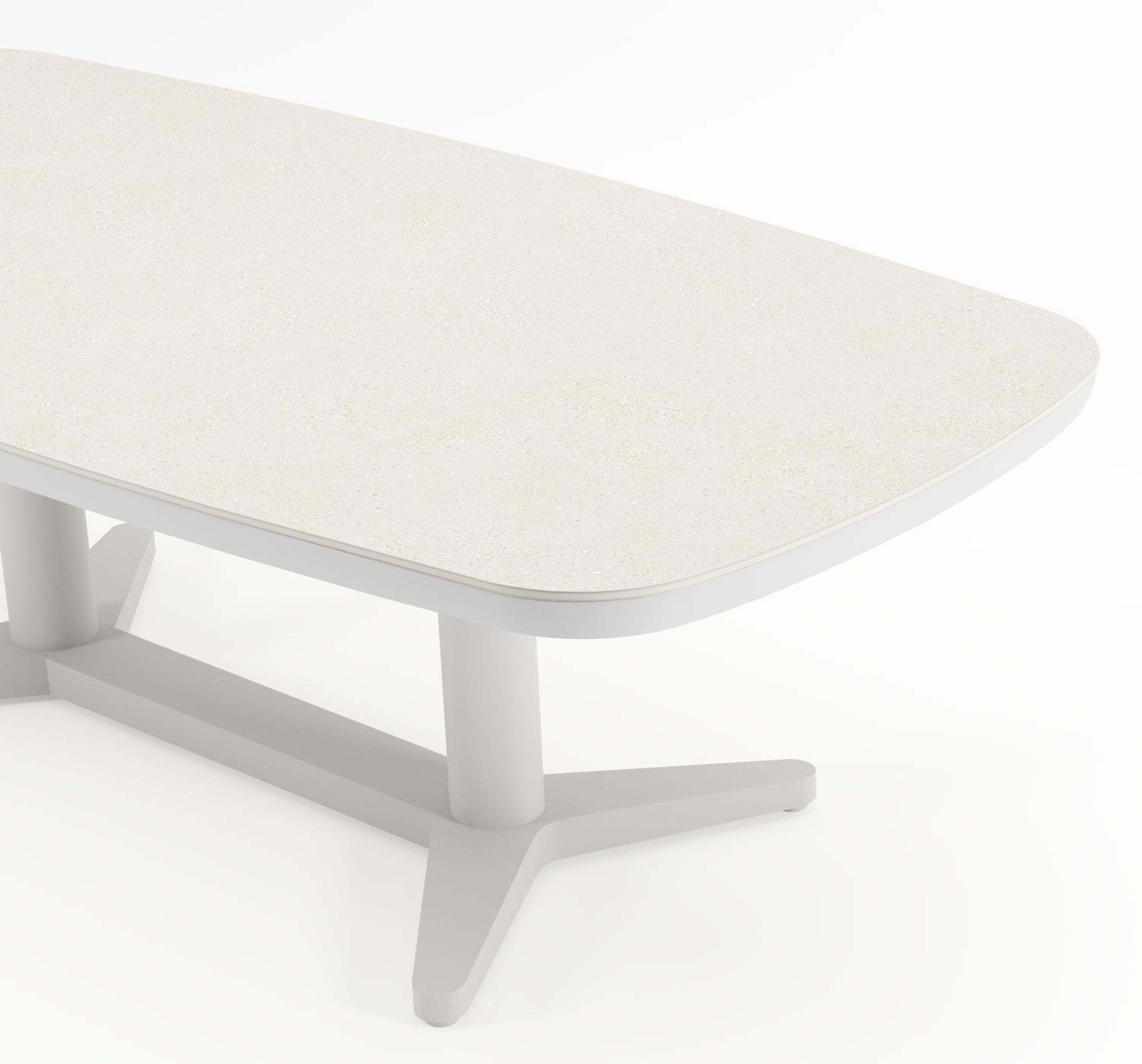 Tarsia tuintafel bootvorm in wit aluminium en beige sintered stone - L 180 x B 90 x H 74.5 cm