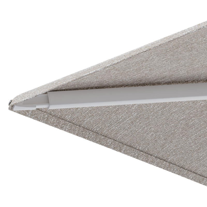 Minore zweefparasol met tiltfunctie in wit aluminium en Tundra Sand All Weather Sunbrella® Luxe parasoldoek - L1 400 x L2 300 cm met parasolvoet Minore 260 kg met wielen