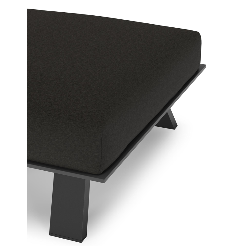 Cesano poef in zwart aluminium met heritage char all weather Sunbrella® luxe kussen