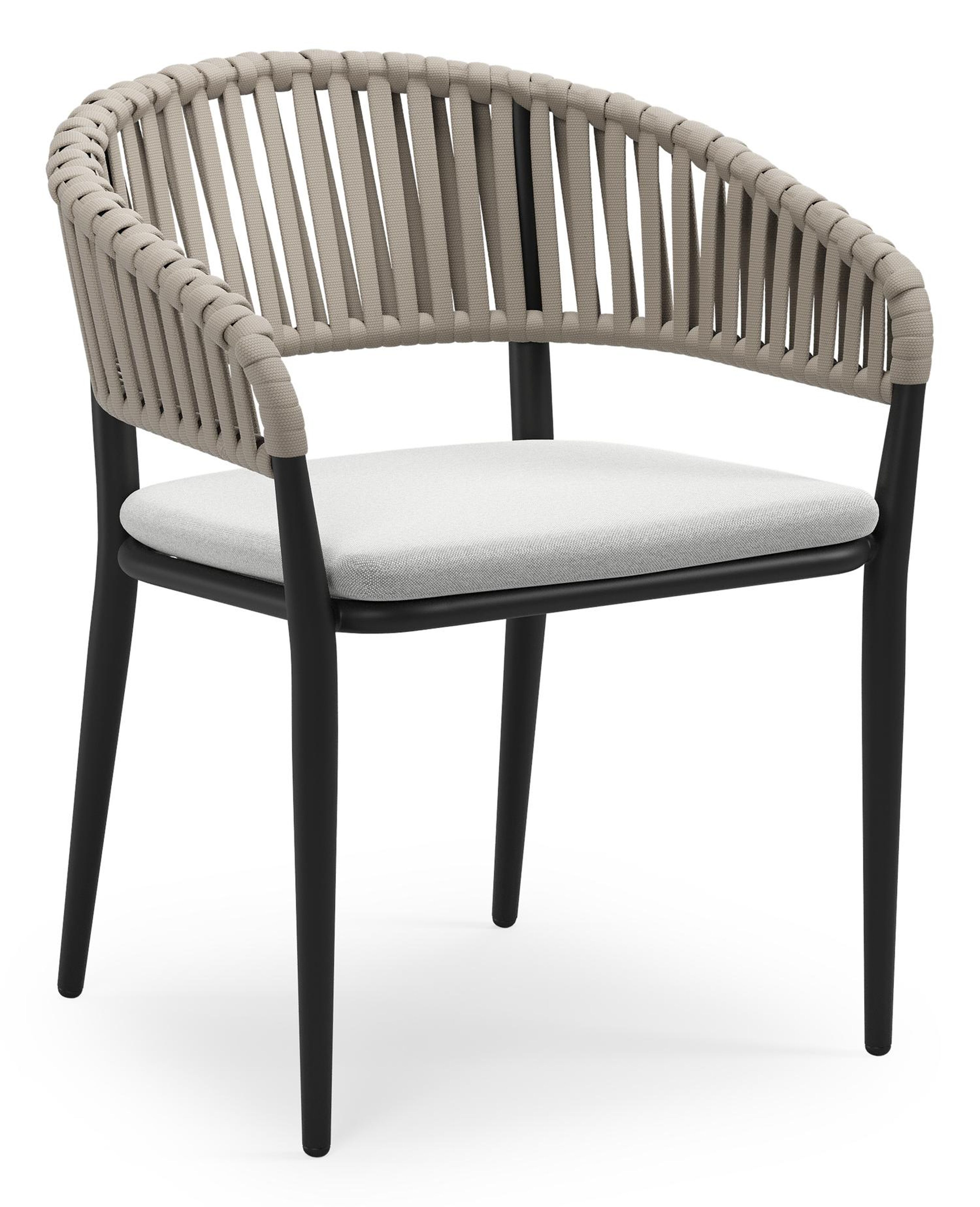 Tolfa stapelbare tuinstoel in zwart aluminium en beige verticaal geweven luxe vlakke brede rope met stoelkussen in All Weather Sunbrella® Luxe Natte Grey Chine