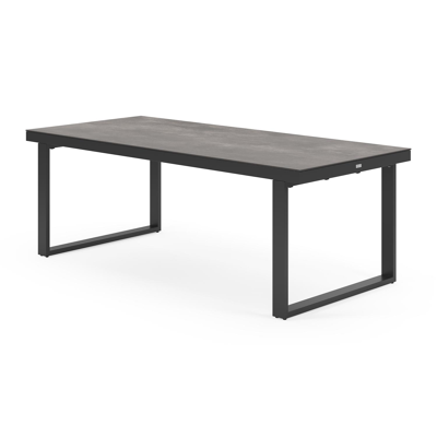 Merida tuinset in zwart aluminium en grijs keramische print tafelblad met 6 stapelbare Bahia tuinstoelen