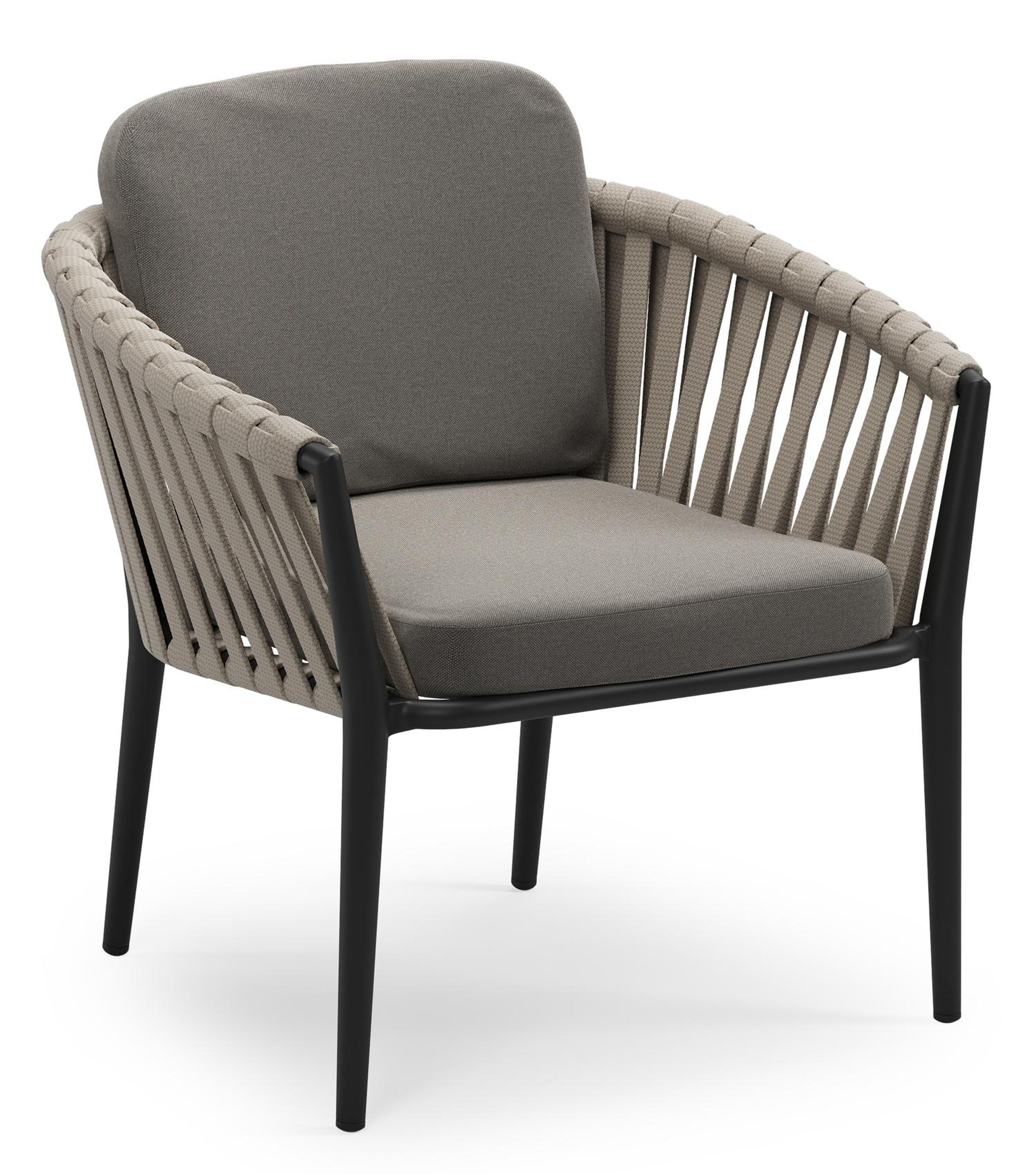 Orso low dining tuinstoel in zwart aluminium en beige verticaal geweven luxe vlakke brede rope met stoelkussen in All Weather Sunbrella® Luxe Natte Dark Taupe