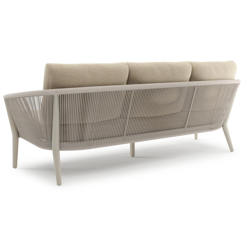 Orso loungebank in beige aluminium en beige verticaal geweven ronde rope met Althea Camel all weather cosytica kussen