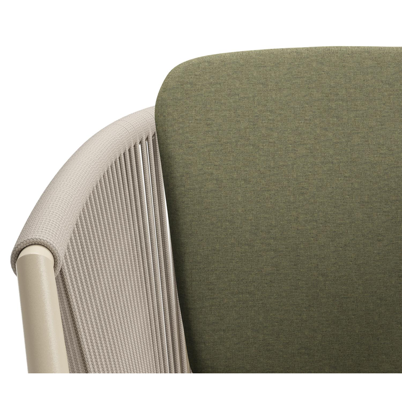 Orso tuinstoel in beige aluminium en beige verticaal geweven ronde rope met zitkussen in All Weather Sunbrella® Luxe Heritage Leaf