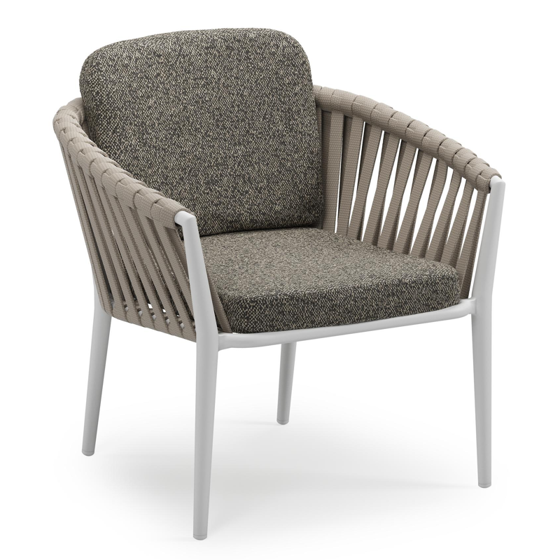 Orso low dining tuinstoel in wit aluminium en beige verticaal geweven luxe vlakke brede rope met stoelkussen in All Weather Cosytica Marbella Tunder