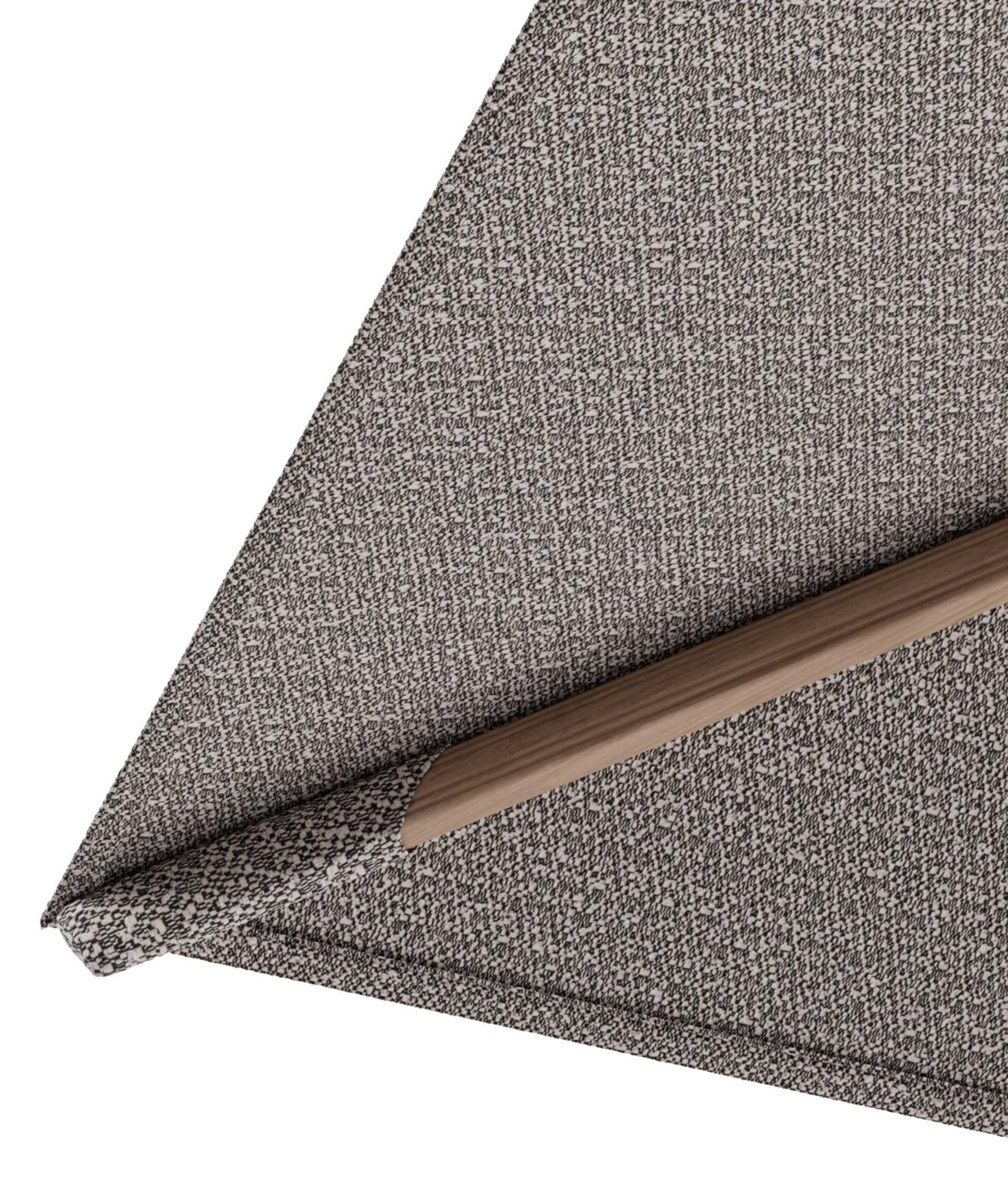 Parasol pendant Rufina tilt en aluminium aspect de bois et toile All Weather Sunbrella® Luxe Wander Granite - Lg.1 400 x Lg.2 300 cm avec pied de parasol Minore 150 kg avec roulettes