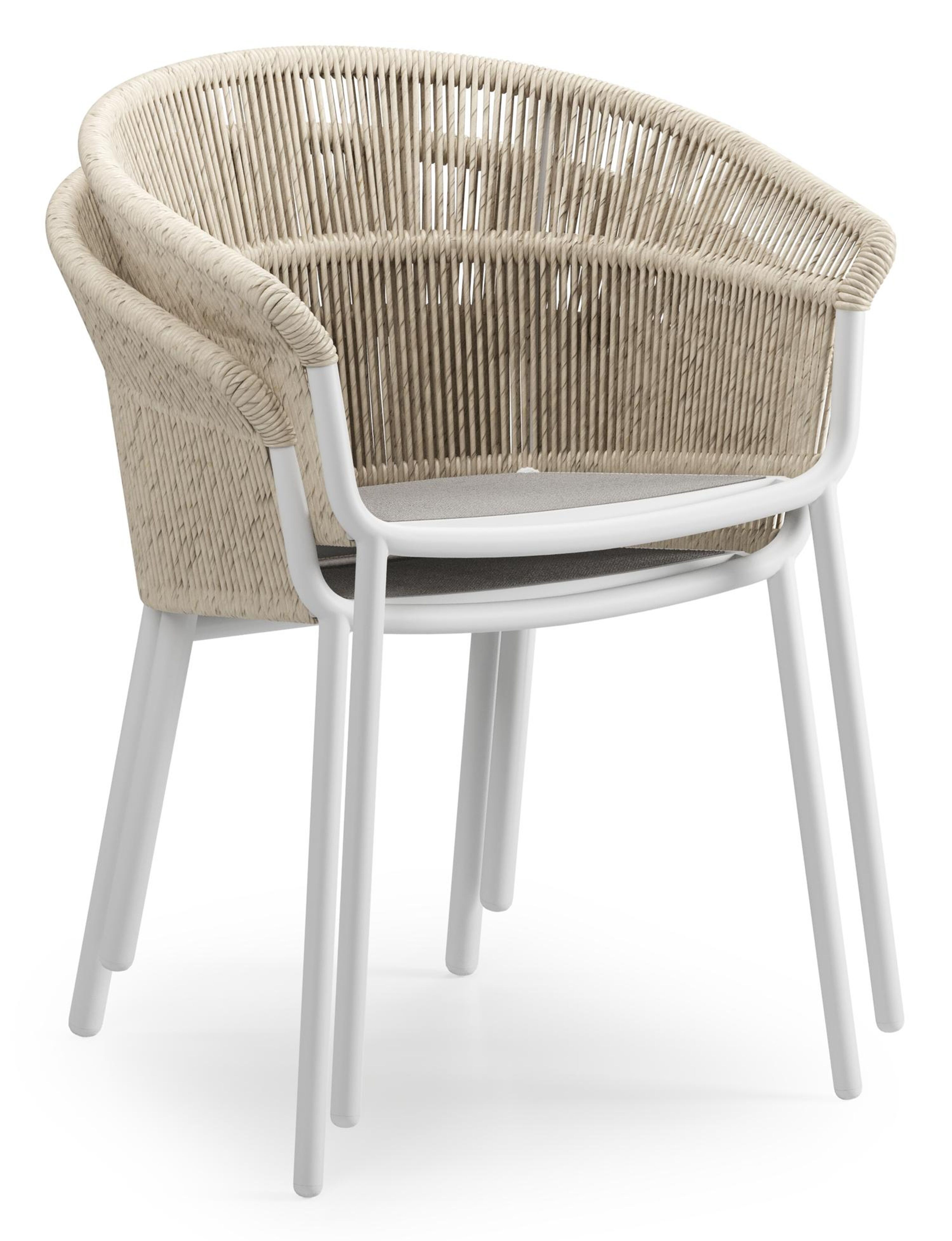 Matera stapelbare tuinstoel in wit aluminium en beige gedraaide ronde wicker met kussen in beige weather+ softtouch