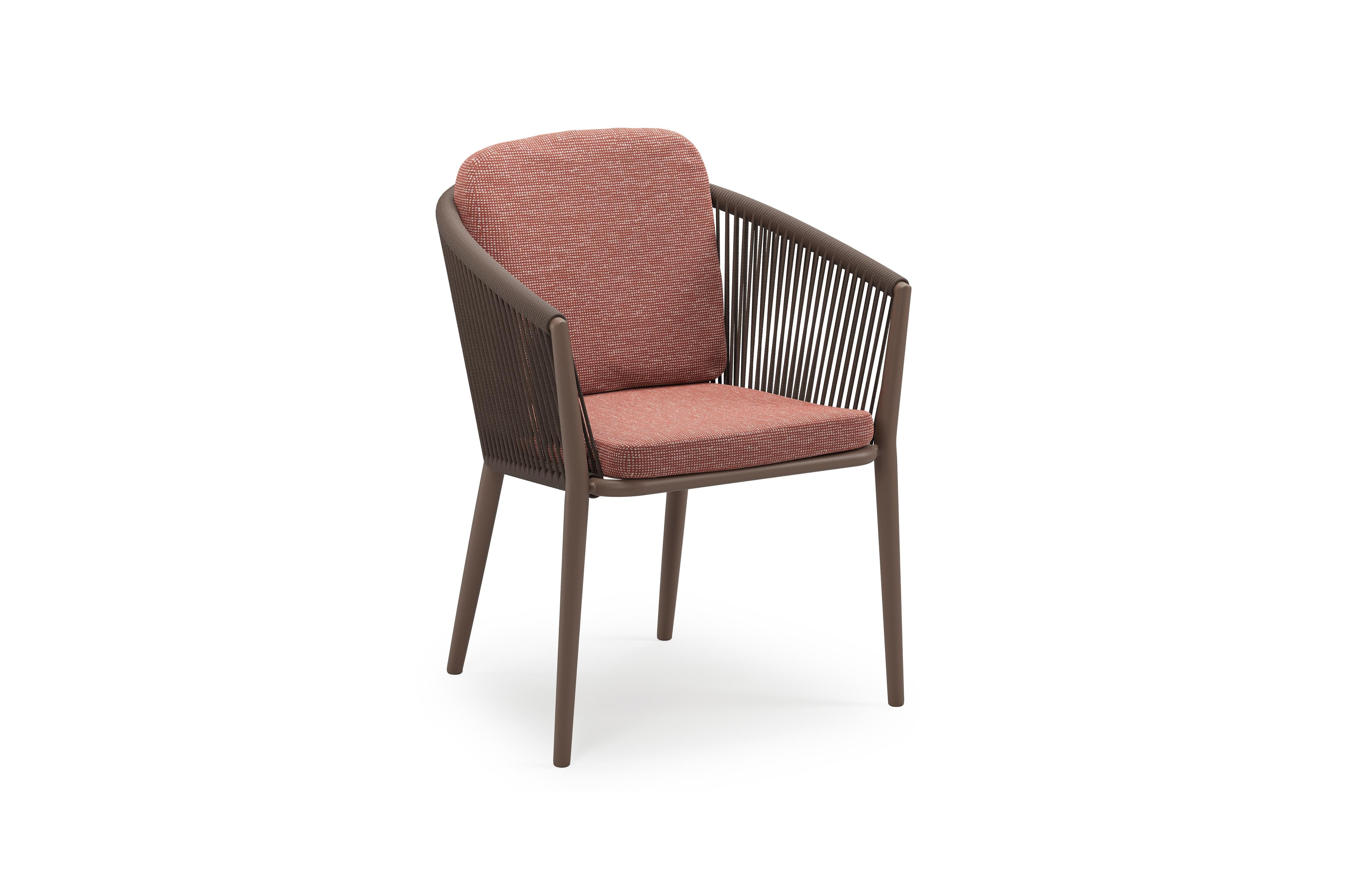 Orso stapelbare tuinstoel in taupe aluminium en taupe verticaal geweven ronde rope met stoelkussen in All Weather Sunbrella® Luxe Slow Alezan