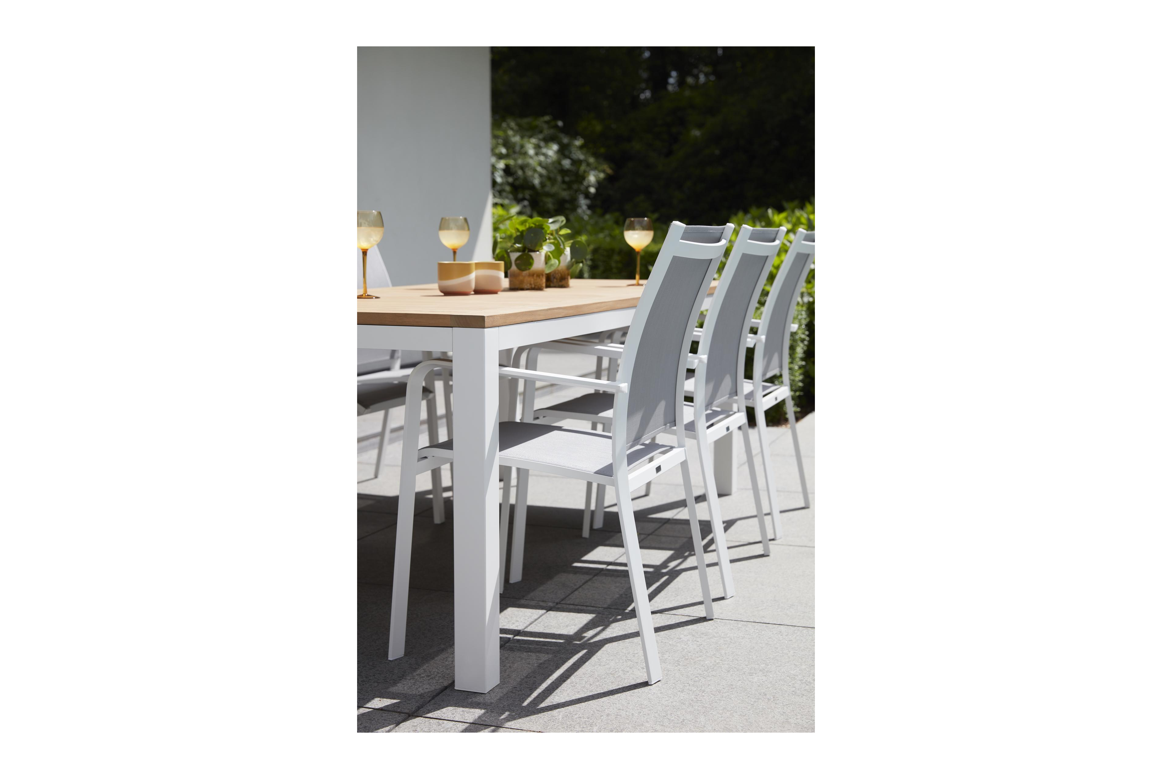 Pamplona ronde tuinset in wit aluminium en sintered stone topo minerale met 4 Calobra tuinstoelen