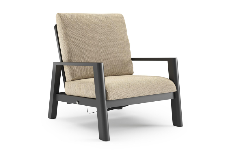 Fauteuil de jardin Cirello en aluminium noir et coussins en all weather cosytica althea camel
