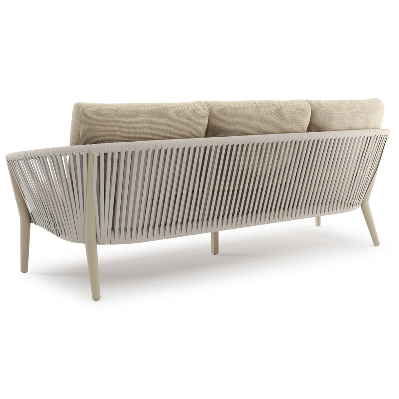 Orso loungeset in beige aluminium en beige verticaal geweven ronde rope met Althea Camel all weather cosytica kussen