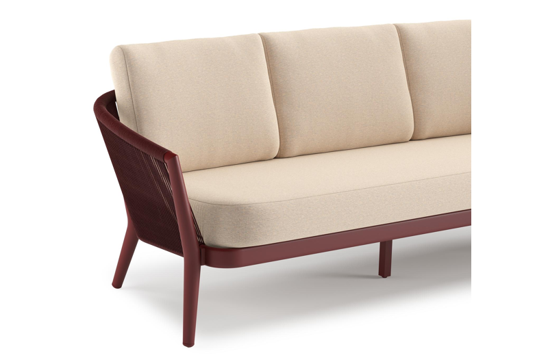 Orso loungeset in ruby aluminium en ruby verticaal geweven ronde rope met Heritage Papyrus all weather sunbrella® luxe kussen