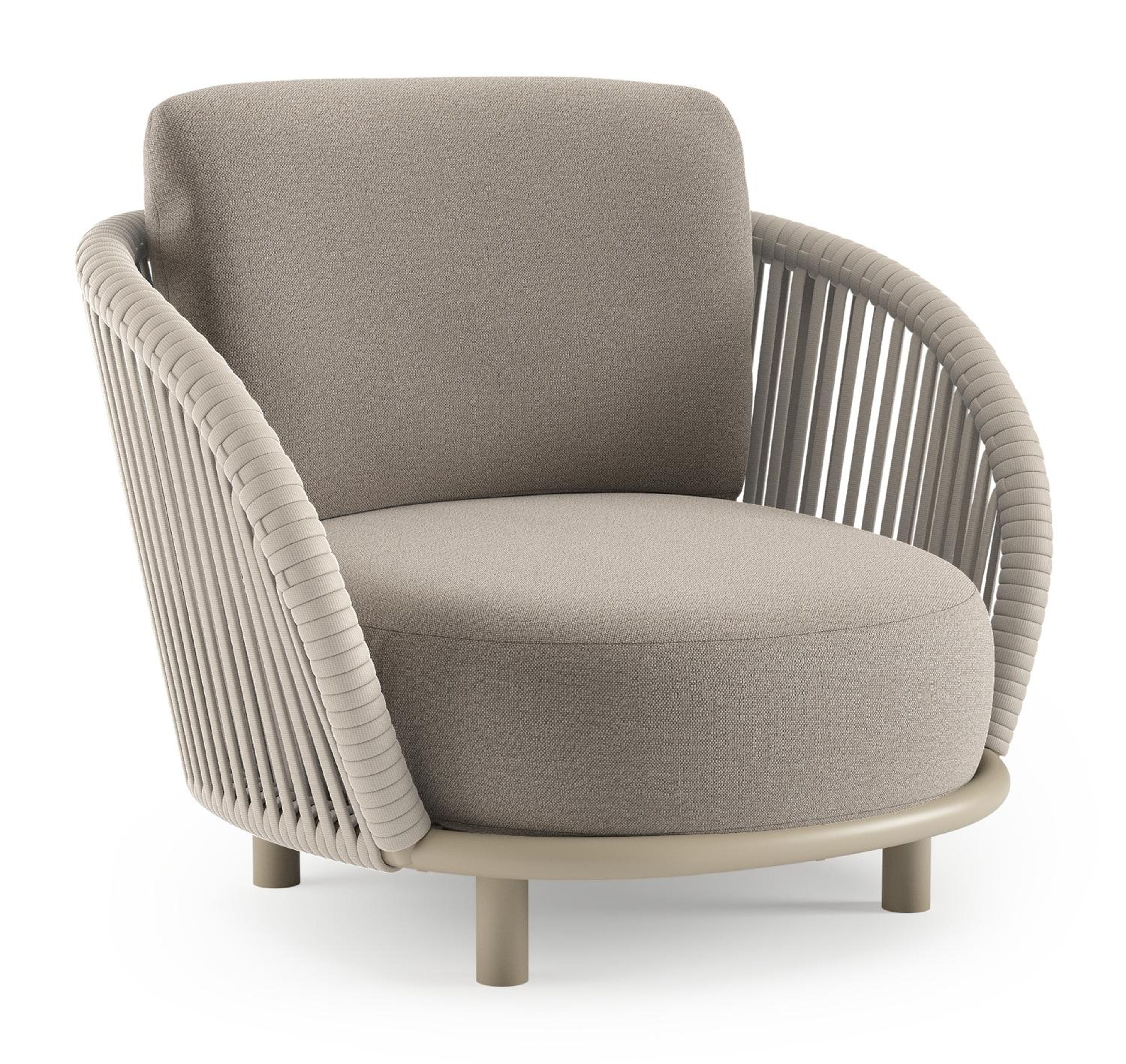 Lupino loungestoel in beige aluminium en beige verticaal geweven luxe vlakke brede rope met savane coconut all weather sunbrella® luxe kussen