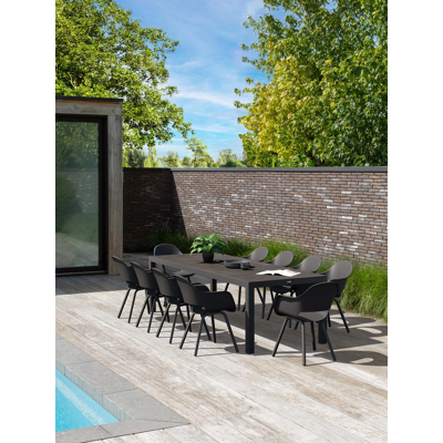 Varese tuinset in zwart aluminium en zwart volkeramiek tafelblad met 10 Artena tuinstoelen