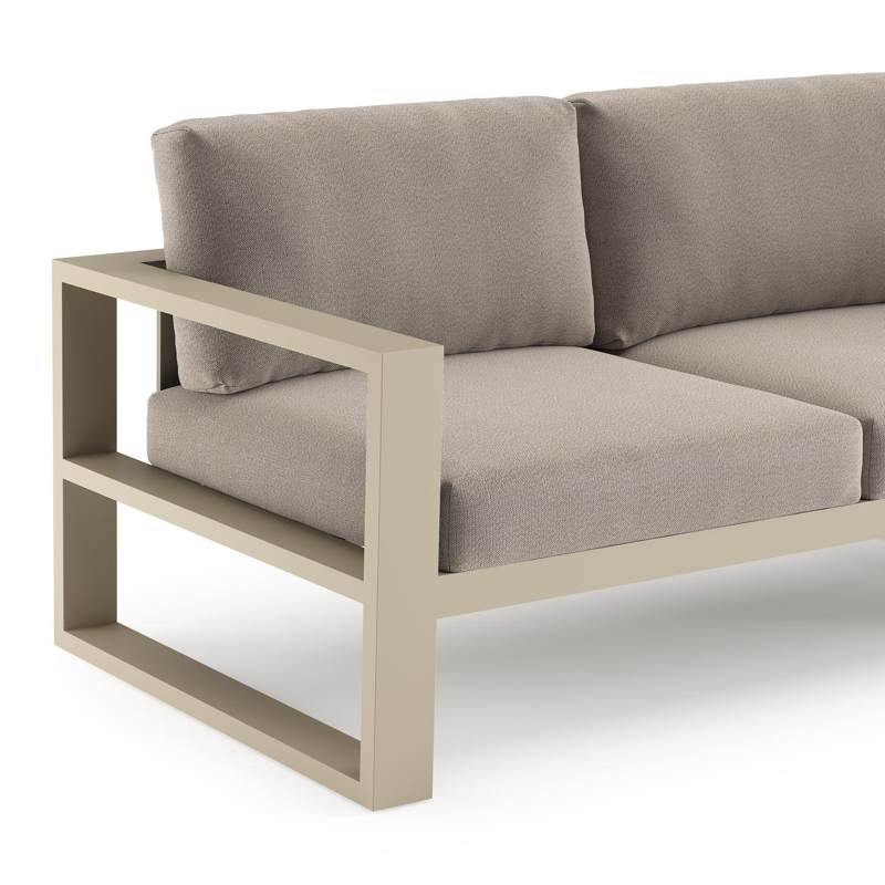 Verato loungehoek in beige aluminium met savane coconut all weather sunbrella® luxe kussen