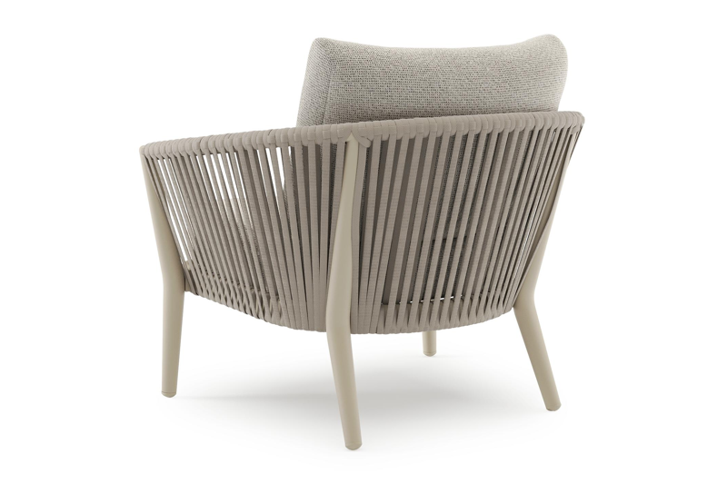 Orso loungestoel in beige aluminium en beige verticaal geweven ronde rope met Firenze Sand all weather solica kussen