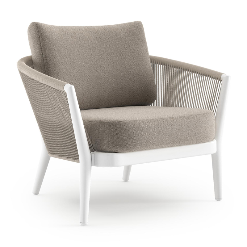 Fauteuil de jardin Orso en aluminium blanc en corde ronde tissée verticalement beige et coussins en all weather sunbrella® luxe Savane Coconut