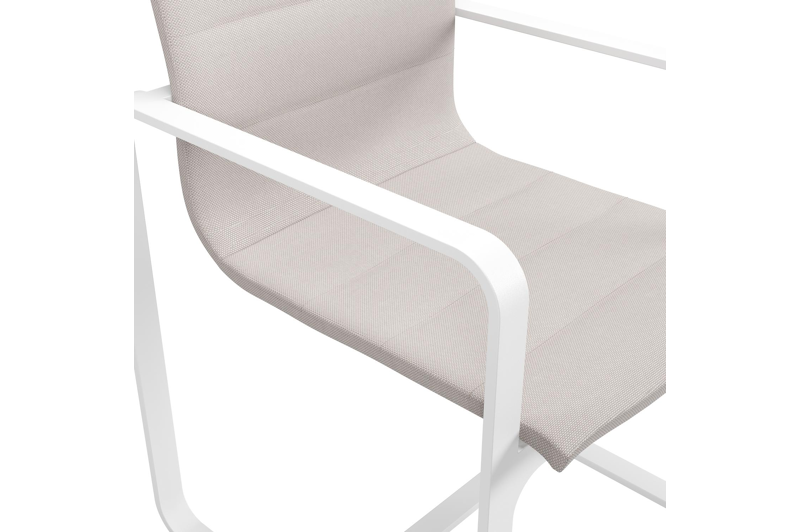 Atessa tuinstoel in wit aluminium en beige luxe textilene