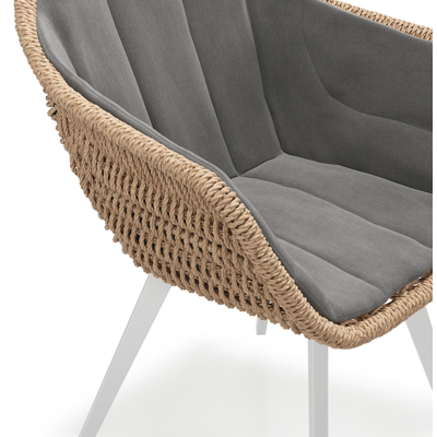 Pagino tuinstoel in wit aluminium en naturel ronde wicker met kussen in natte charcoal chine all weather sunbrella® luxe