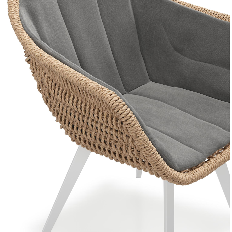Pagino tuinstoel in wit aluminium en naturel ronde wicker met kussen in natte charcoal chine all weather sunbrella® luxe